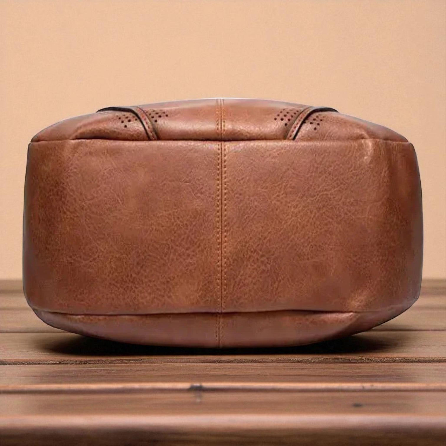 Minerva's Classic Versatility | Vintage Bag