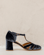 SHOE WITH T-BAR AND STABLE HEEL