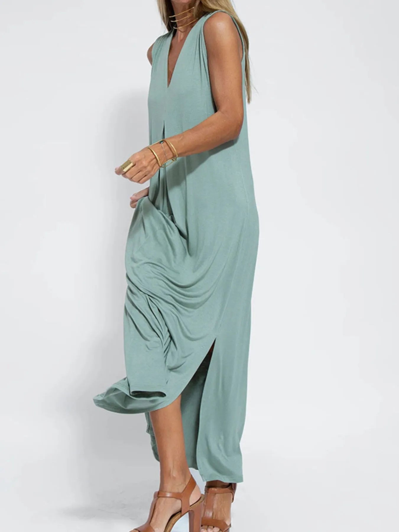 Maxi Dress Without Sleeves with V-Neck and Slit Plus Sizes