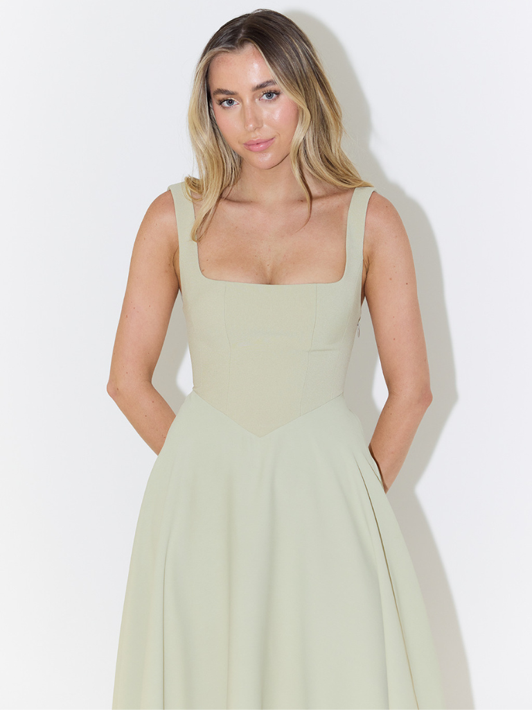Scarlett - Elegant Summer Maxi Dress