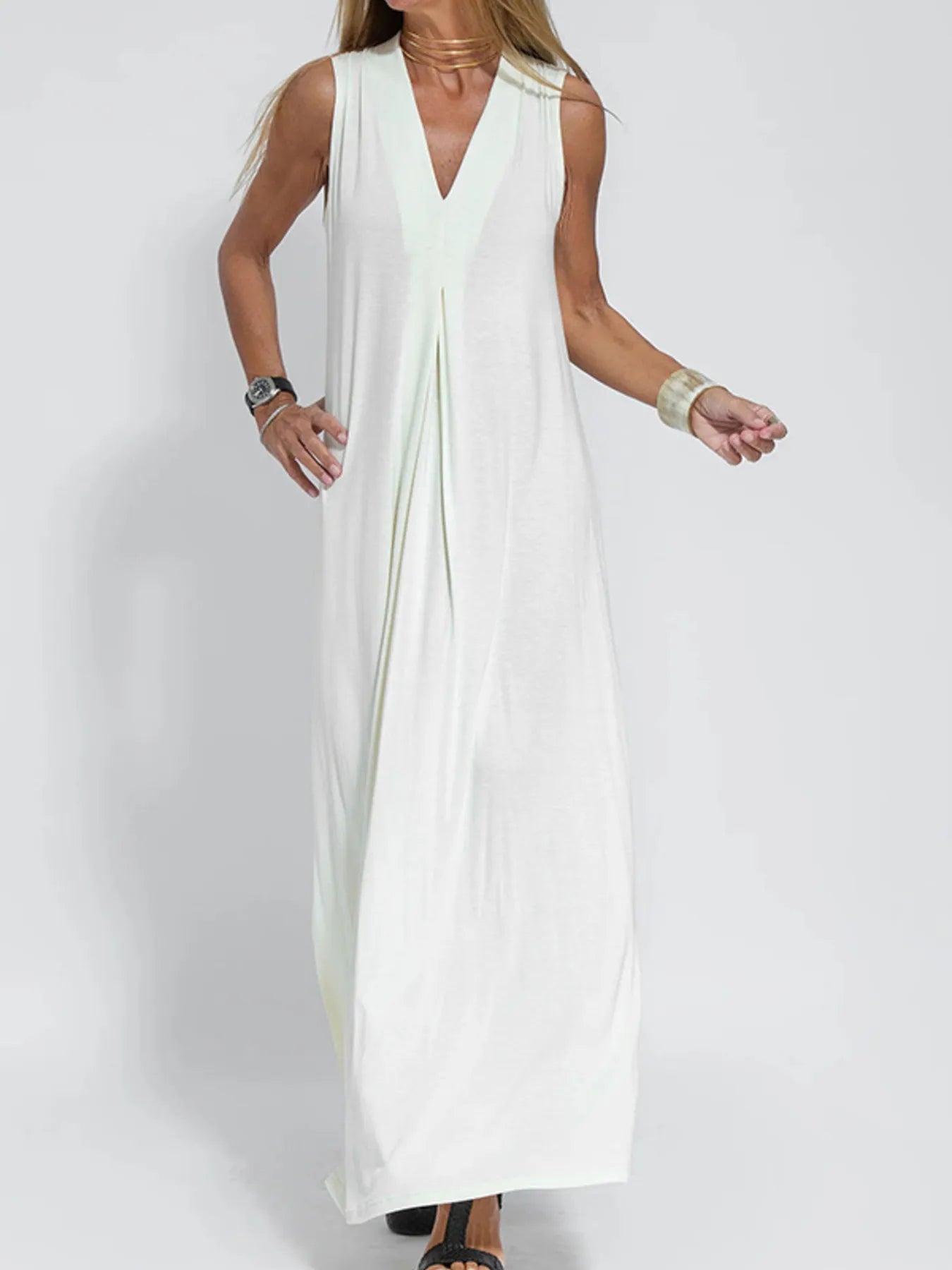 Maxi Dress Without Sleeves with V-Neck and Slit Plus Sizes