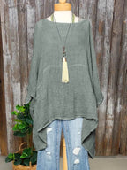 Aleria - Comfortable Loose Fit Pocketed Women's Top